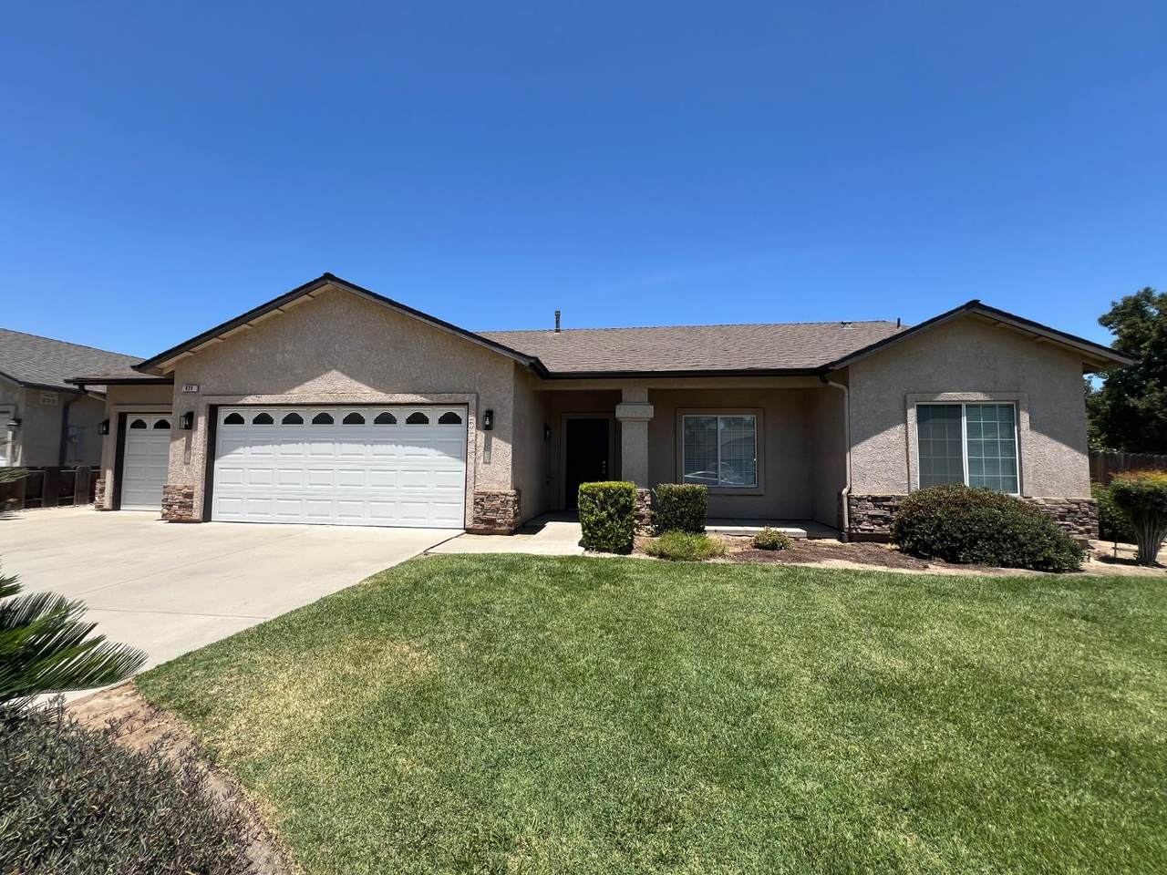 623 Meadow - Photo 1
