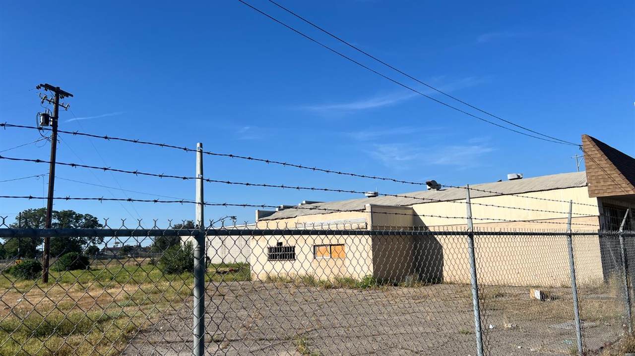 https://bt-photos.global.ssl.fastly.net/fresno/1280_boomver_2_638173-2.jpg