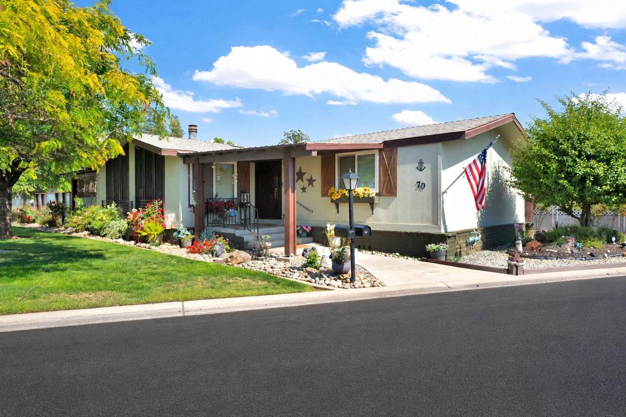 371 Bethel Ave - Photo 1