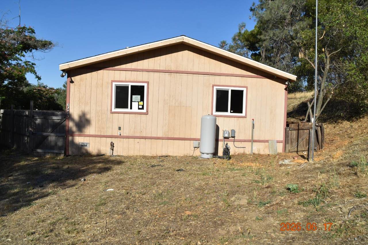 37984 Road 600 - Photo 1