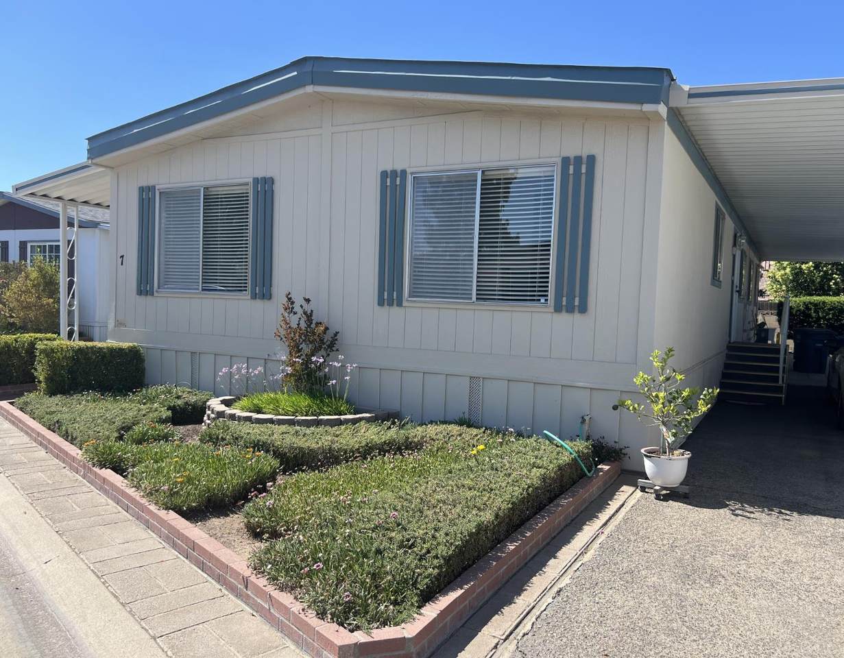 371 Bethel Avenue - Photo 1