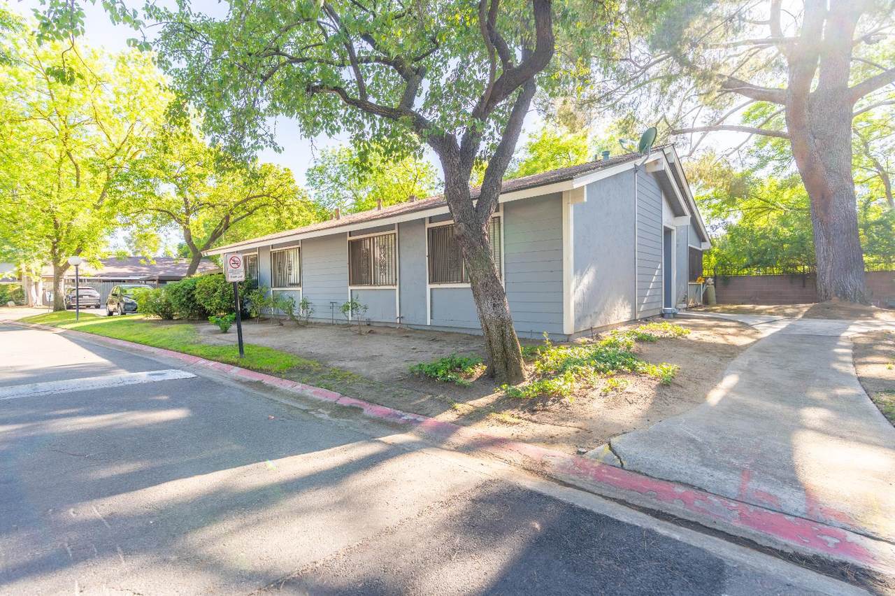 4747 Cedar Avenue - Photo 1