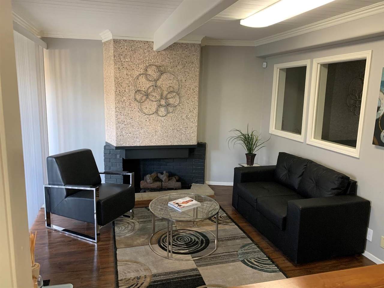 422 Shaw Avenue - Photo 1