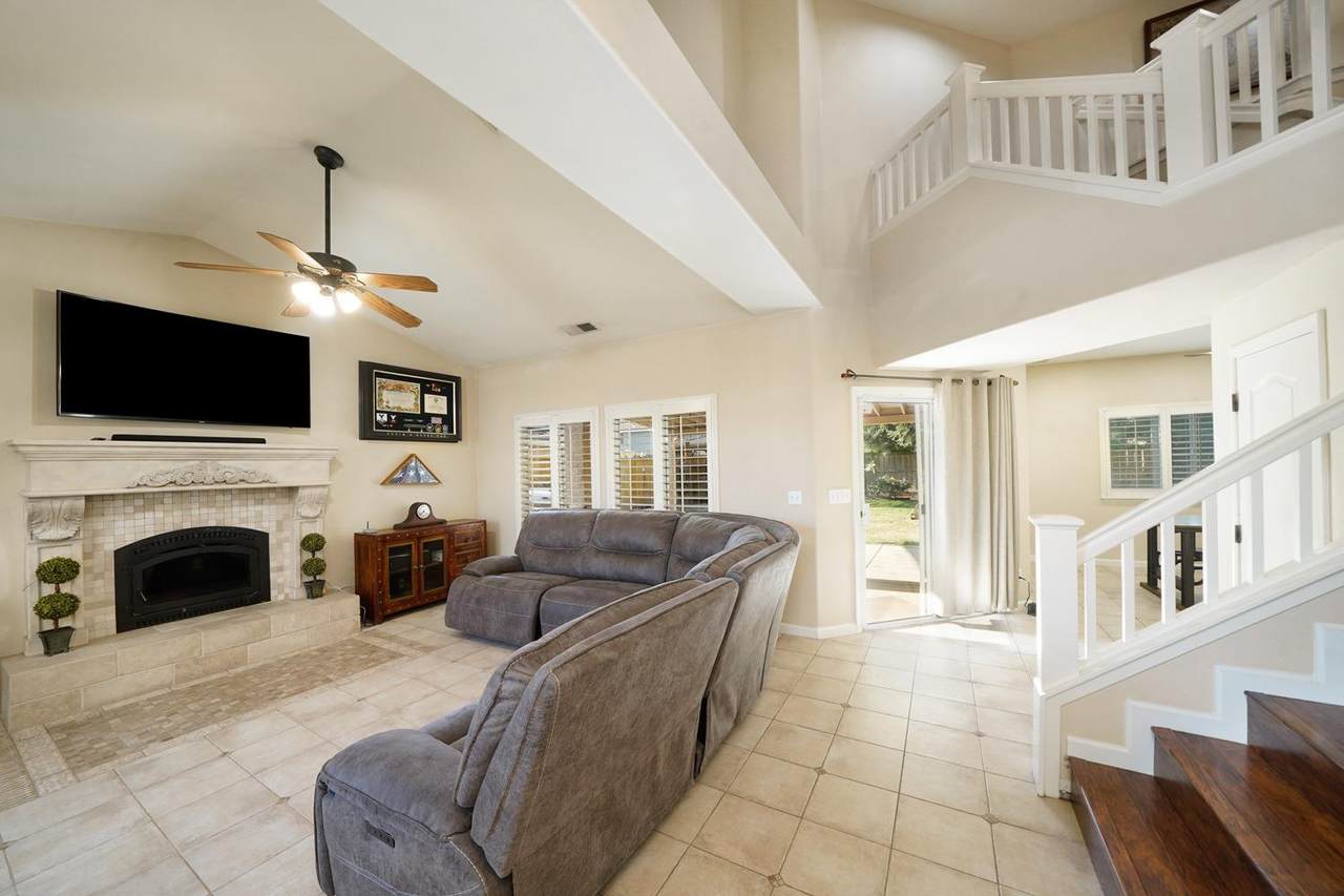 648 Cromwell Avenue - Photo 1