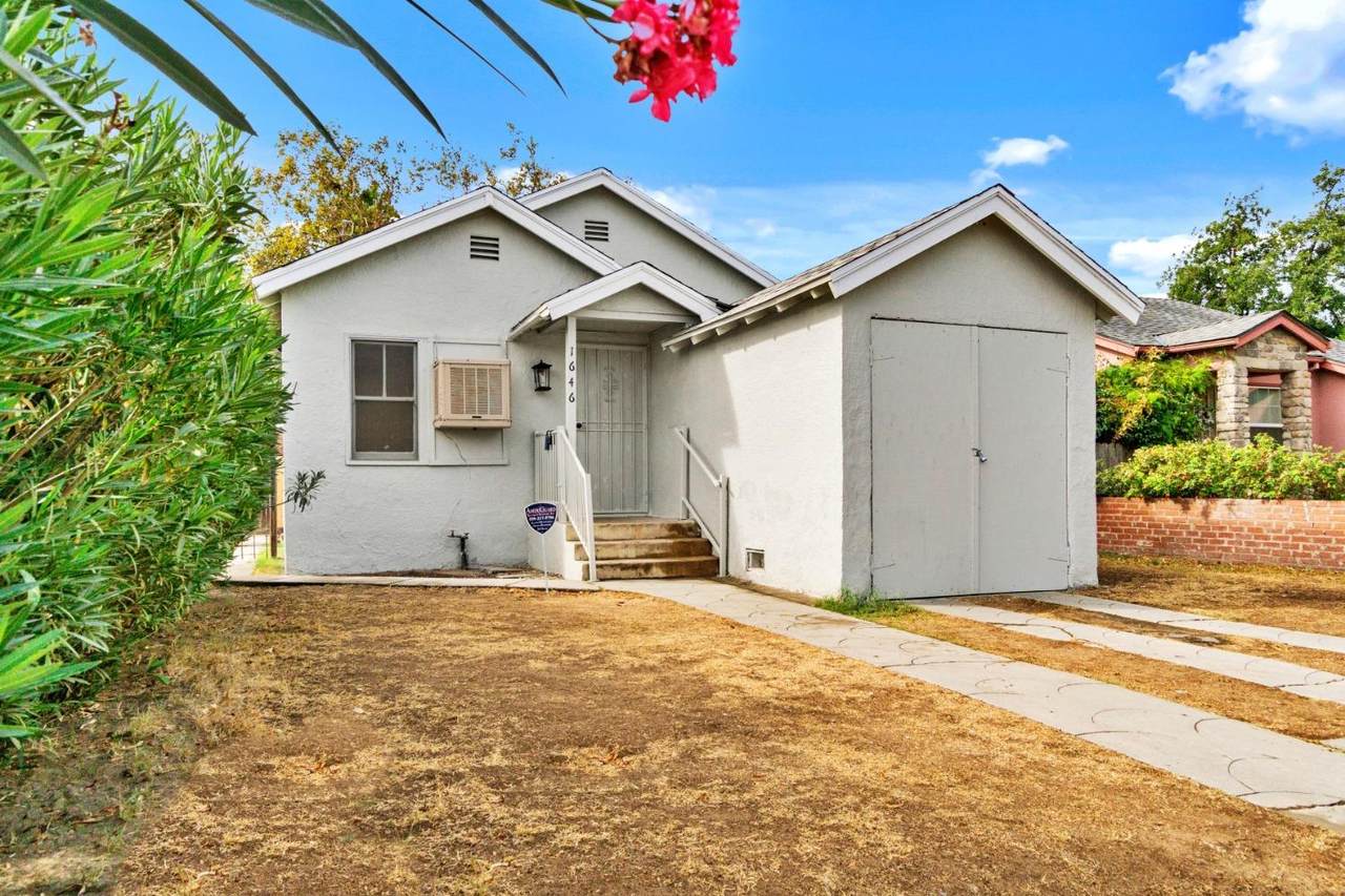 1646 Hammond Avenue - Photo 1