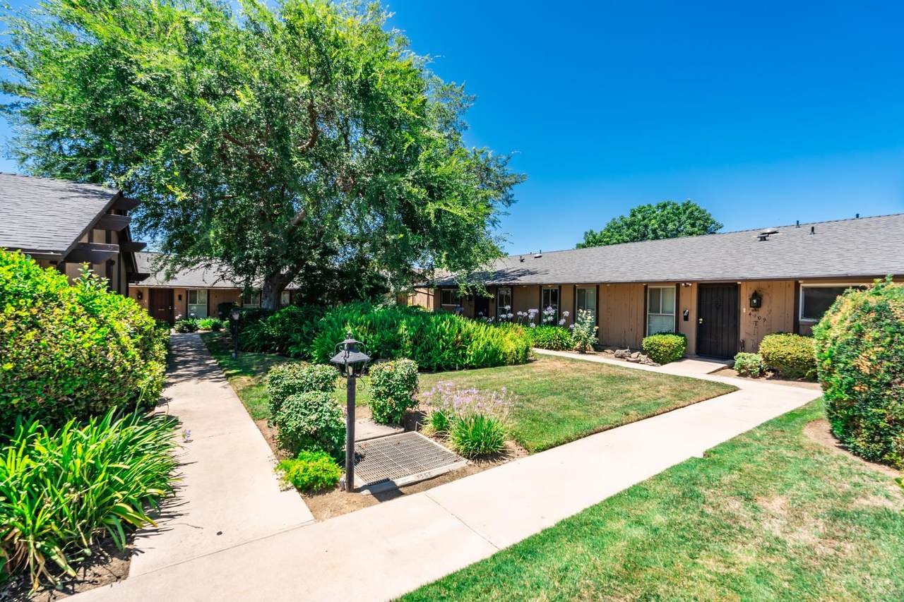 4909 7Th Street - Photo 1