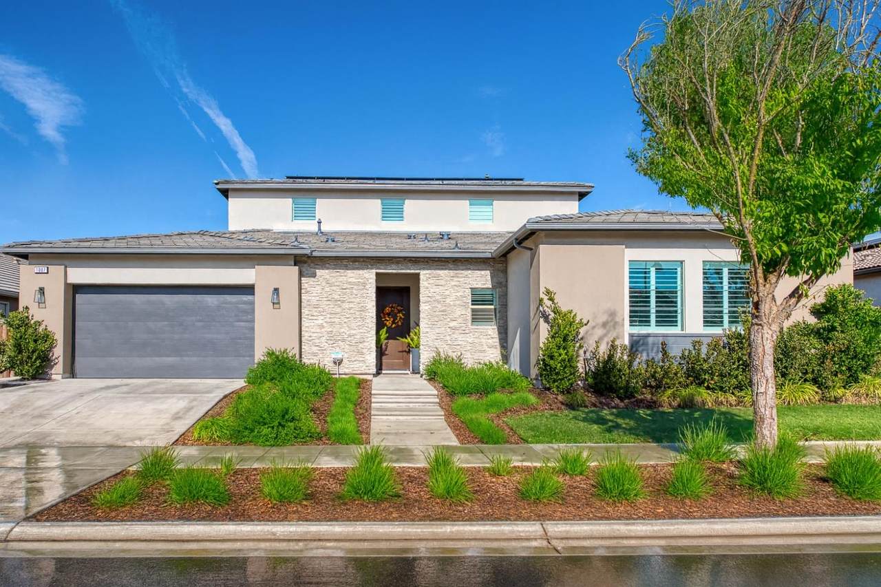 1007 Little Canyon Drive - Photo 1