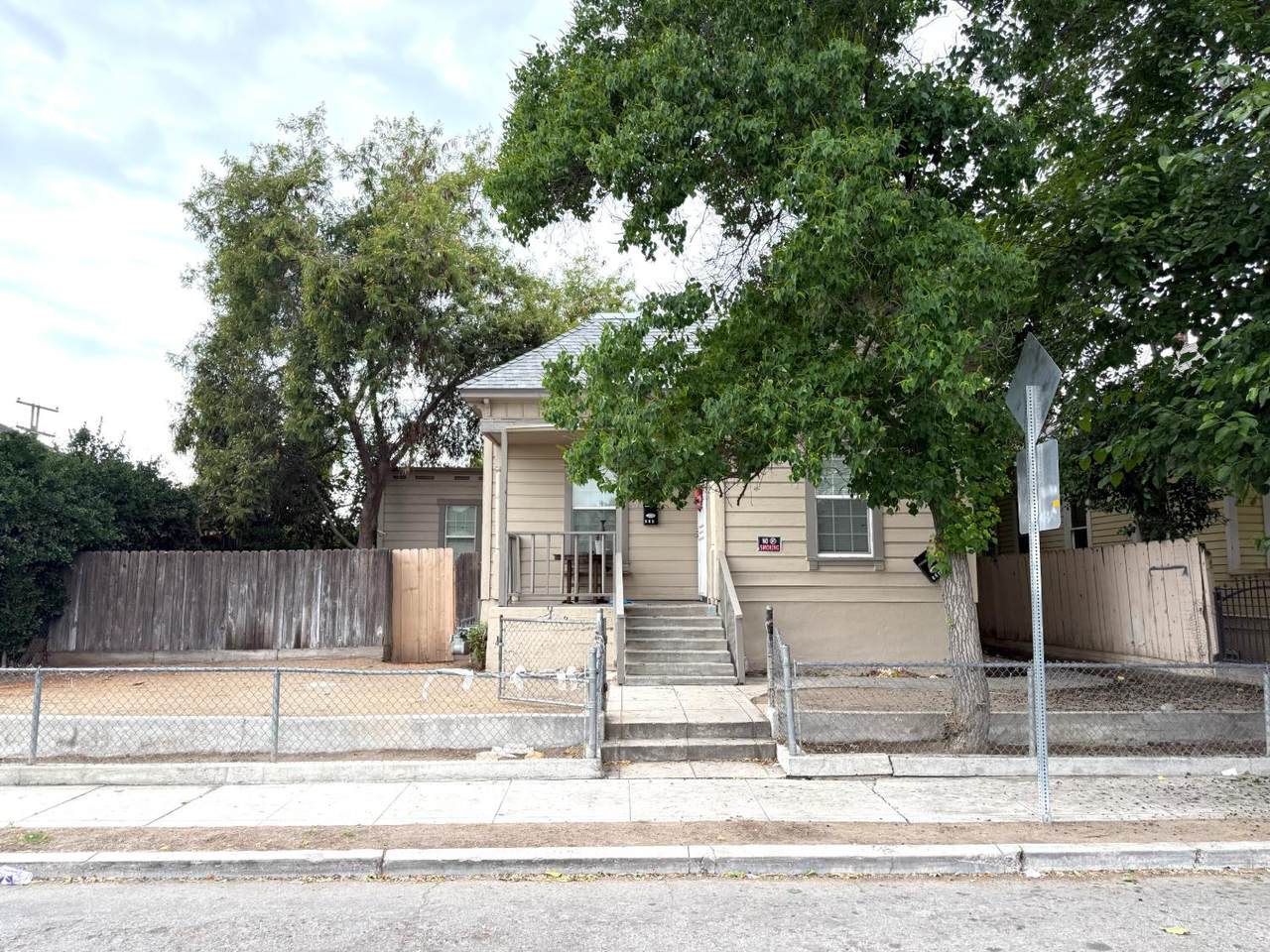 https://bt-photos.global.ssl.fastly.net/fresno/1280_boomver_3_648085-2.jpg