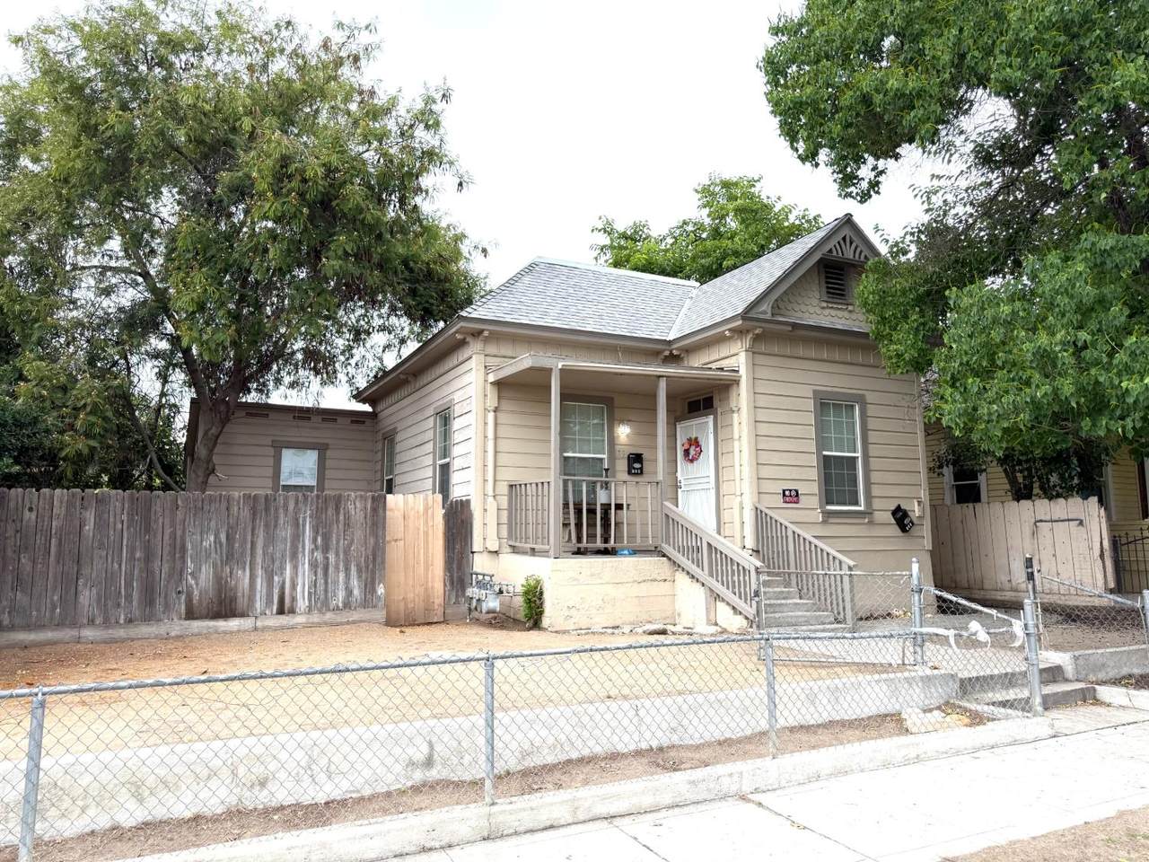 https://bt-photos.global.ssl.fastly.net/fresno/1280_boomver_3_648085-2.jpg
