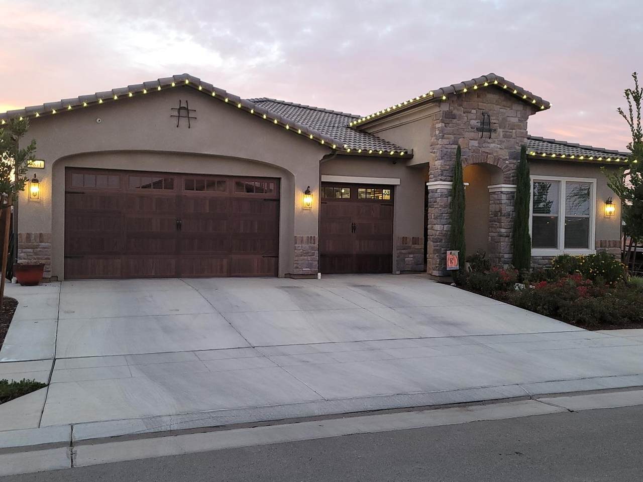 2871 Cypress Avenue - Photo 1
