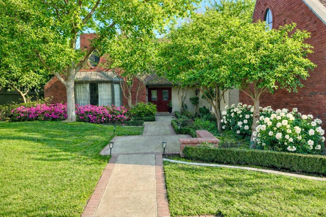 2555 Bluff Avenue - Photo 1