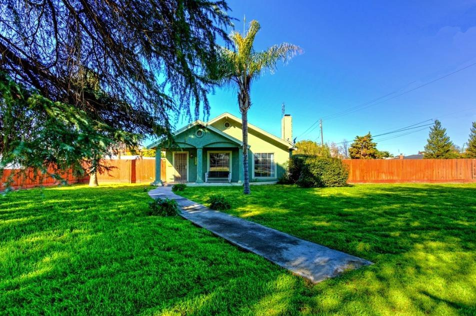 2741 Winery Avenue - Photo 1