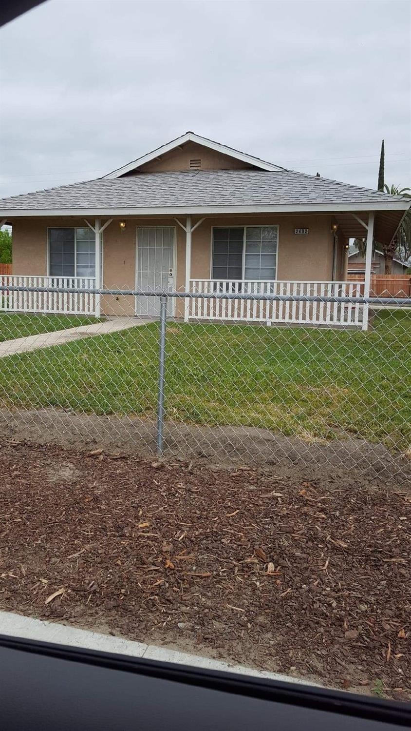 2402 Bell Avenue - Photo 1
