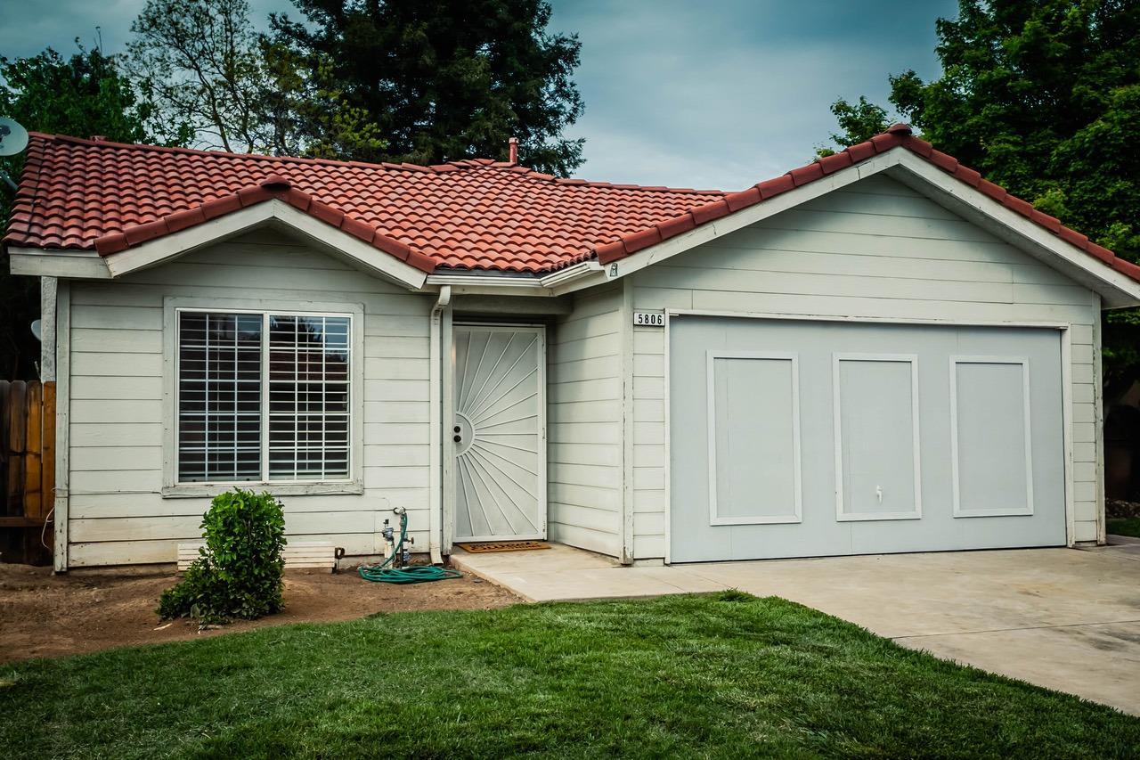5806 Vartikian Avenue - Photo 1