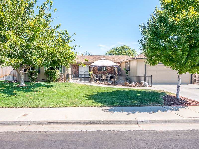 983 Ezie Avenue - Photo 1