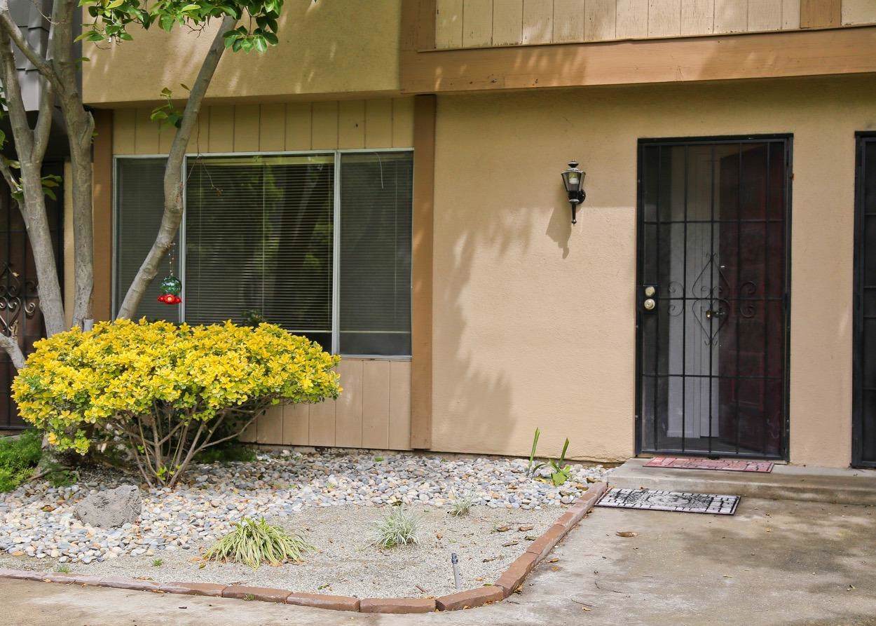 5188 Ashlan Avenue - Photo 1