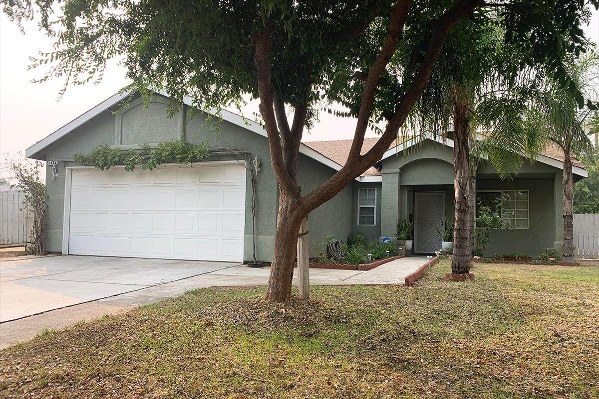 1435 Bush Avenue - Photo 1
