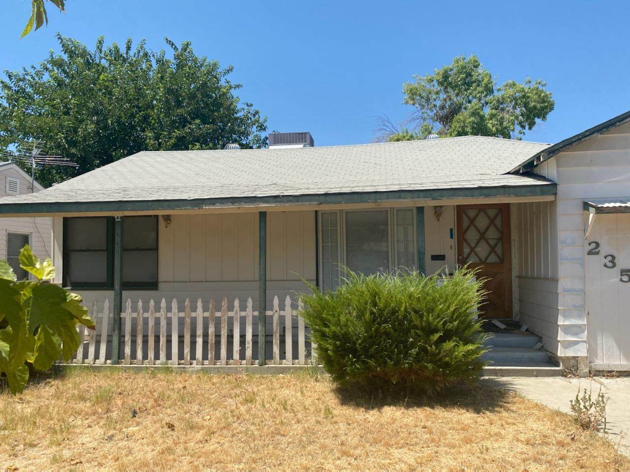 235 Lincoln Street - Photo 1
