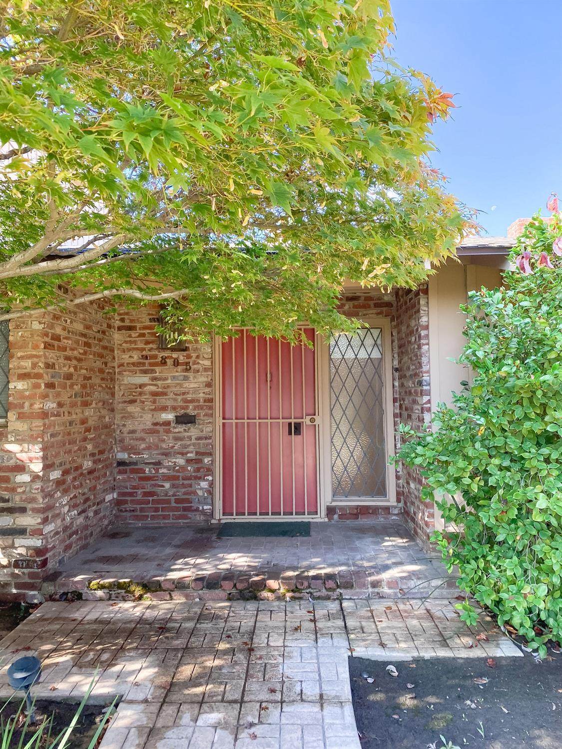 805 Lyon Avenue - Photo 1