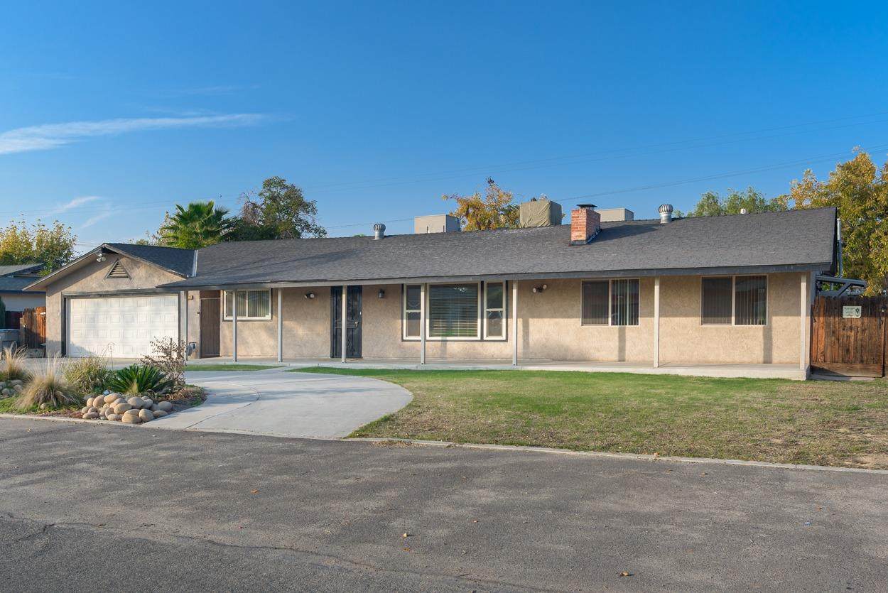 5425 Hampton Way - Photo 1