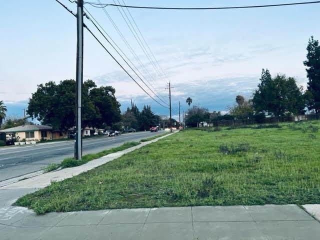 4960 Tulare Avenue - Photo 1