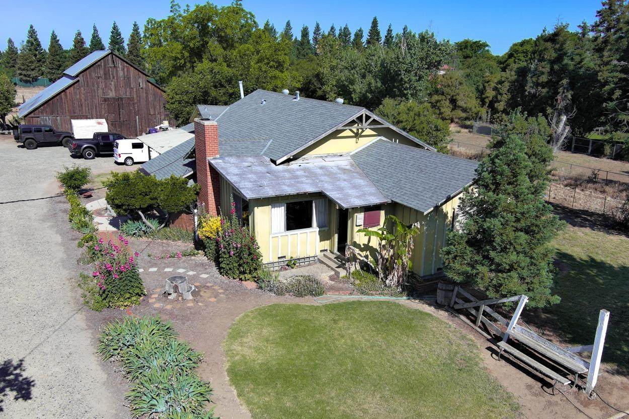 3259 De Wolf Avenue - Photo 1