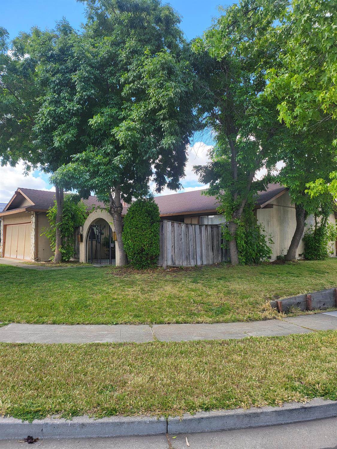 1485 Mardan Drive - Photo 1