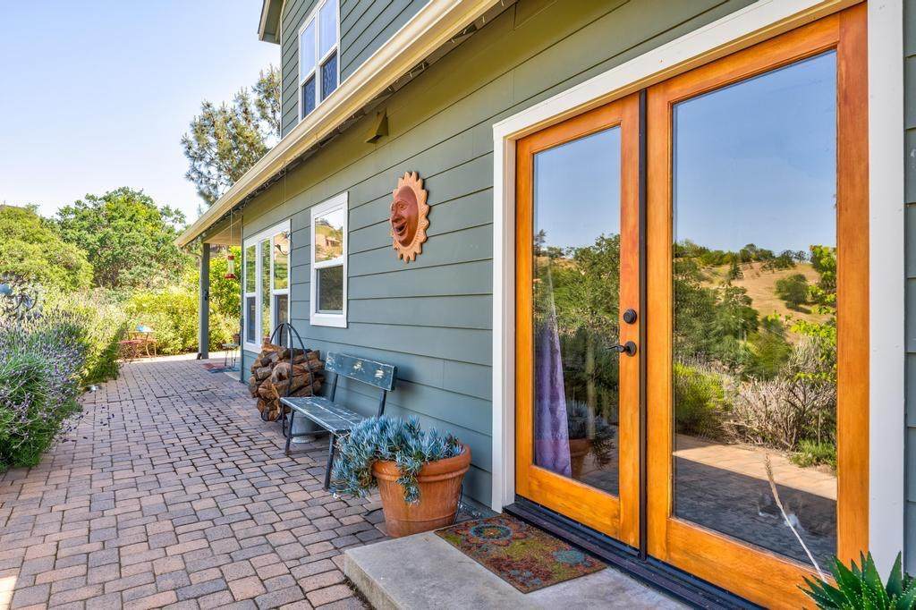 40447 Lilley Mountain Drive - Photo 1