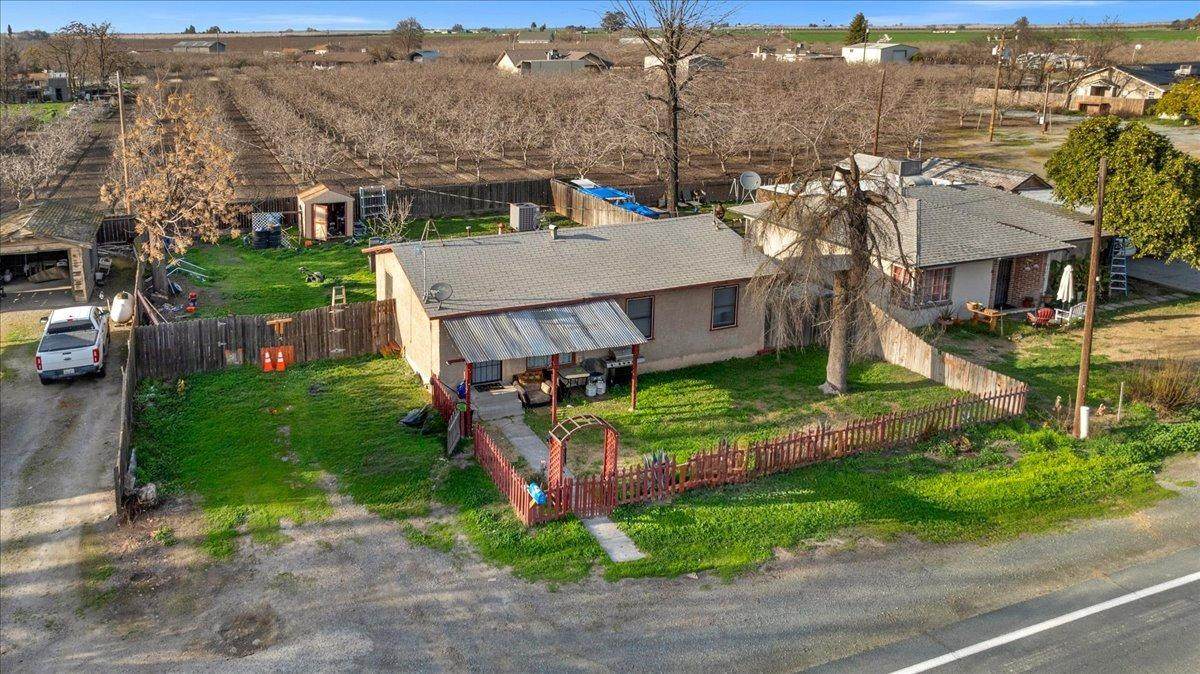 2886 Waukena - Photo 1