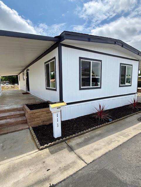 225 Akers - Photo 1