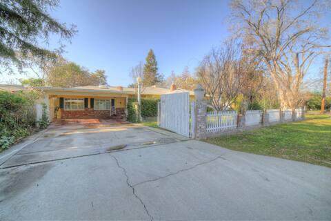 5543 7th Street - Photo 1