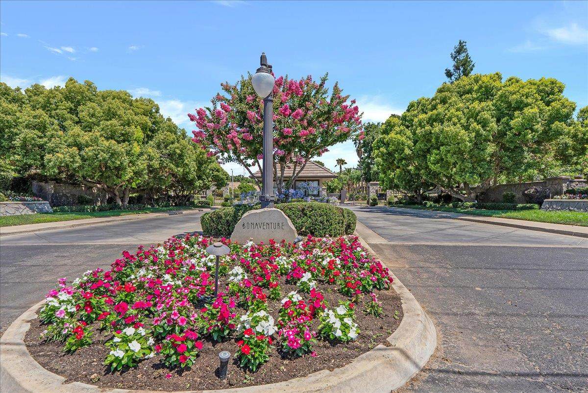 https://bt-photos.global.ssl.fastly.net/fresno/orig_boomver_1_632234-2.jpg