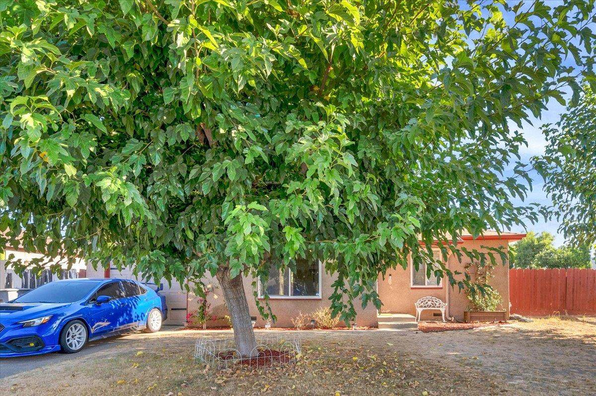 https://bt-photos.global.ssl.fastly.net/fresno/orig_boomver_1_634712-2.jpg