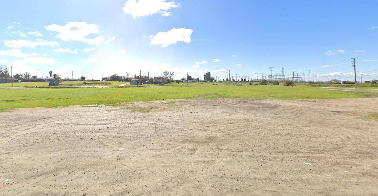 437 Cesar Chavez - Photo 1