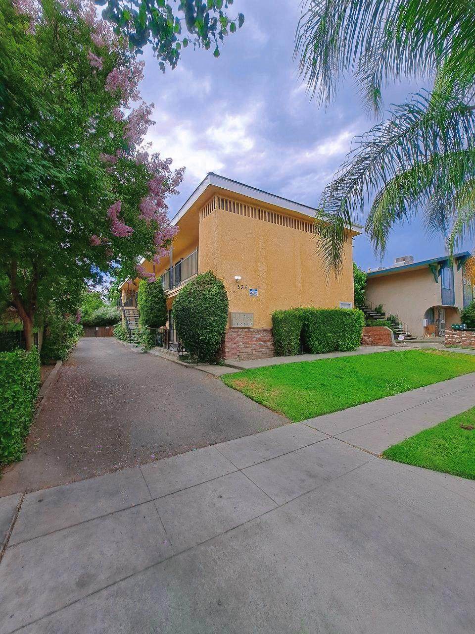 https://bt-photos.global.ssl.fastly.net/fresno/orig_boomver_1_635990-2.jpg