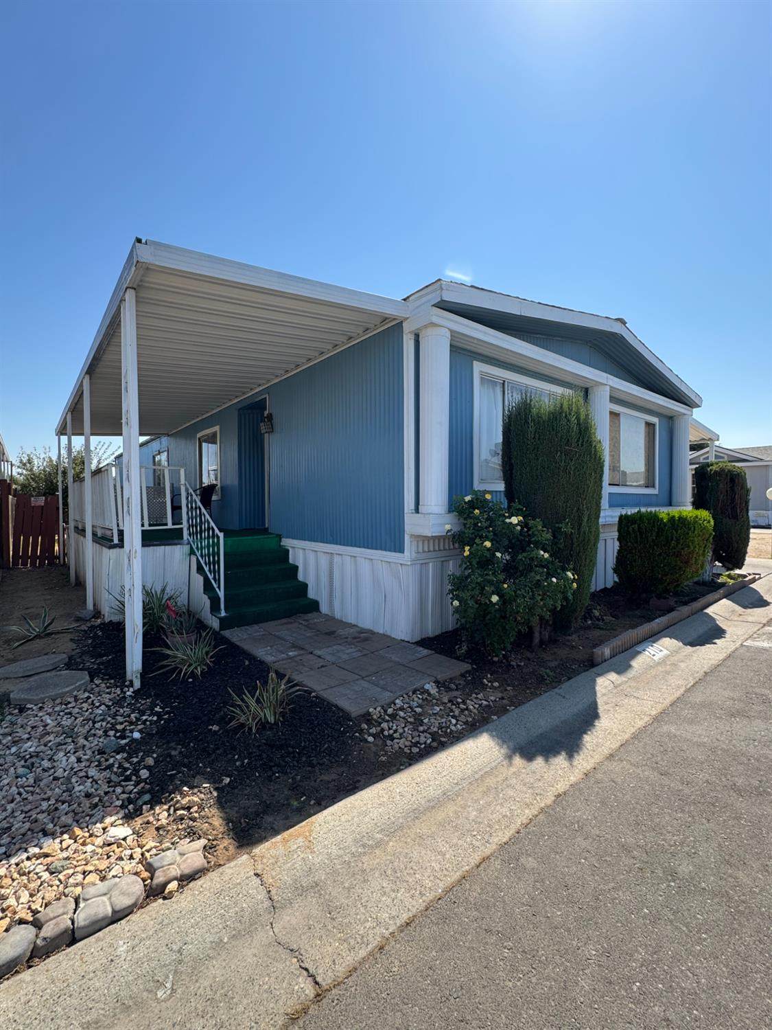 3138 Dakota Avenue - Photo 1