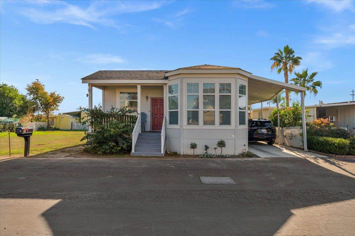 1272 Villa Avenue - Photo 1