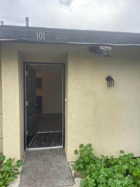 540 Argyle - Photo 1