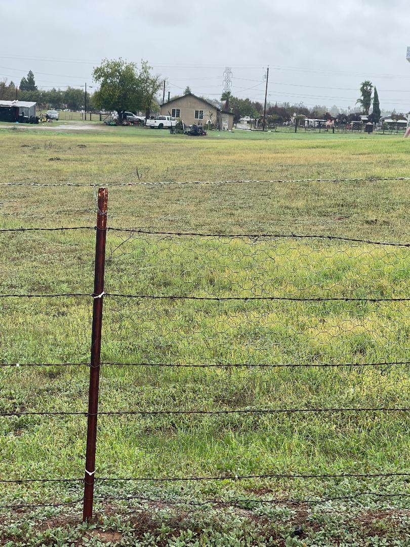 26225 Avenue 17 1/2 - Photo 1