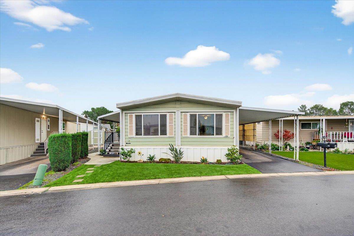 221 Herndon Avenue - Photo 1