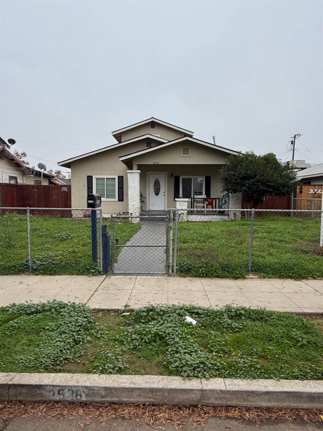 https://bt-photos.global.ssl.fastly.net/fresno/orig_boomver_1_642973-2.jpg