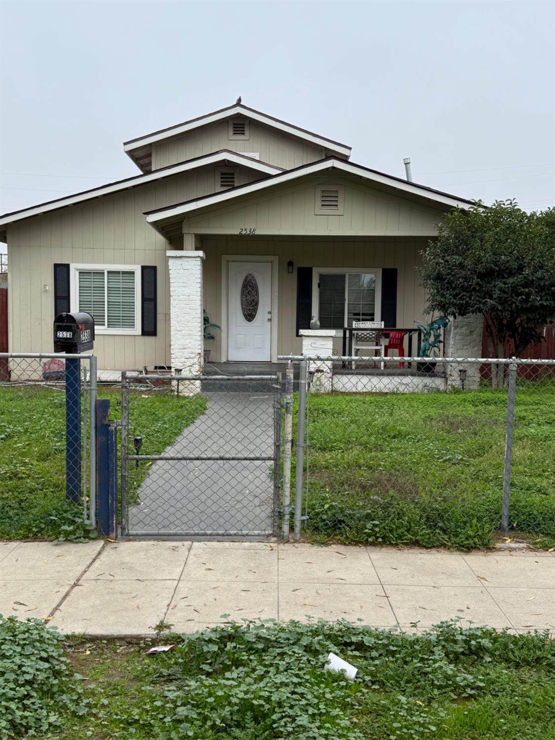 https://bt-photos.global.ssl.fastly.net/fresno/orig_boomver_1_642973-2.jpg