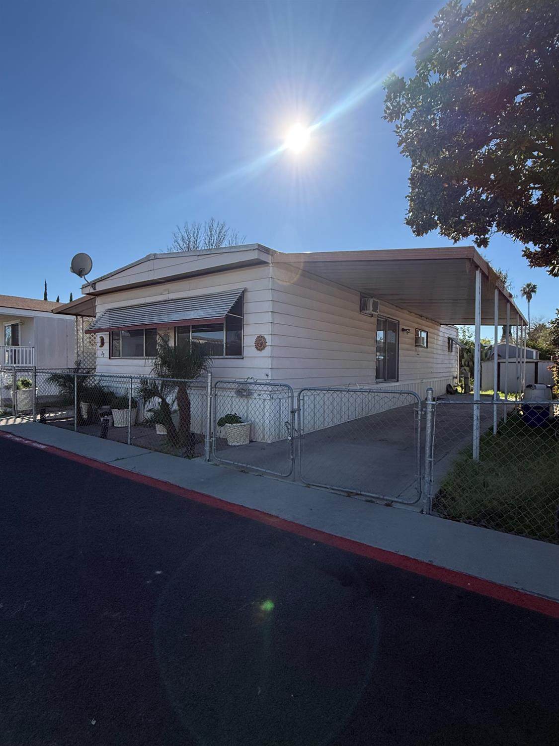 https://bt-photos.global.ssl.fastly.net/fresno/1280_boomver_1_645350-2.jpg