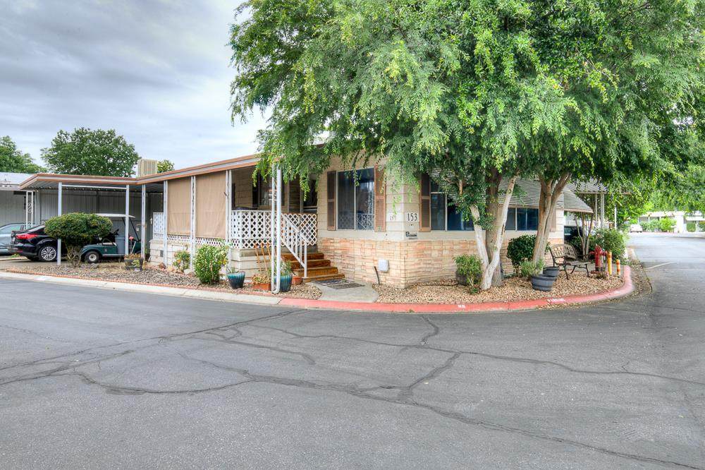9360 Blackstone Avenue - Photo 1