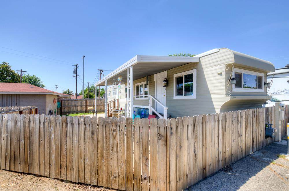 https://bt-photos.global.ssl.fastly.net/fresno/orig_boomver_1_648667-2.jpg
