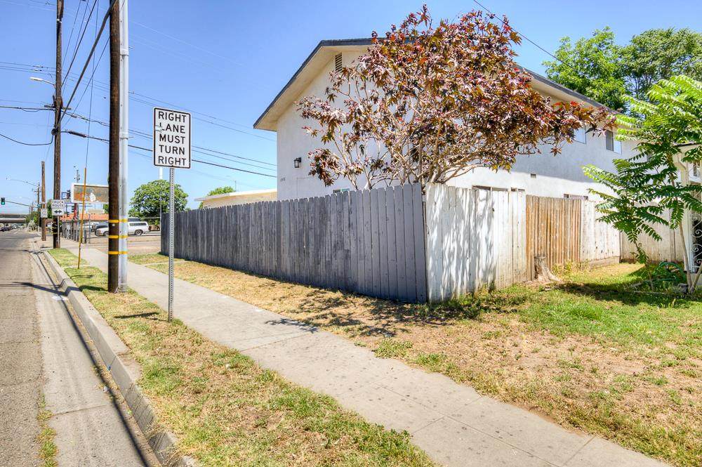 https://bt-photos.global.ssl.fastly.net/fresno/orig_boomver_1_649048-2.jpg