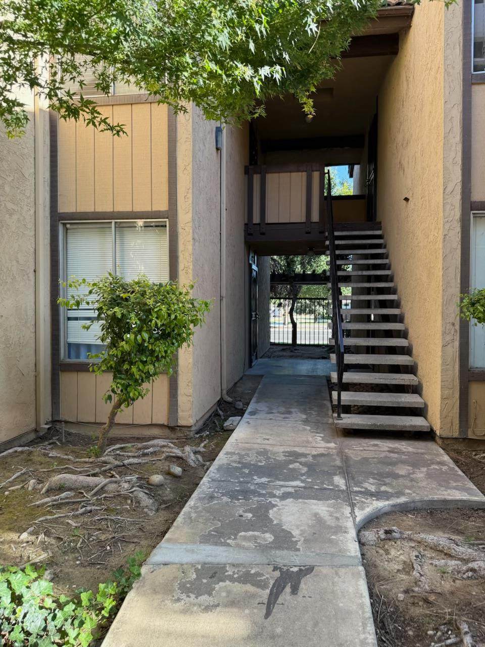 1550 Ashlan Avenue - Photo 1