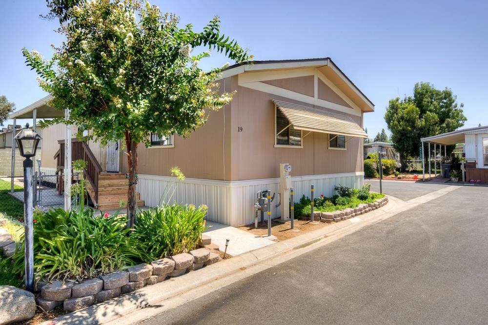 5541 Tulare Street - Photo 1