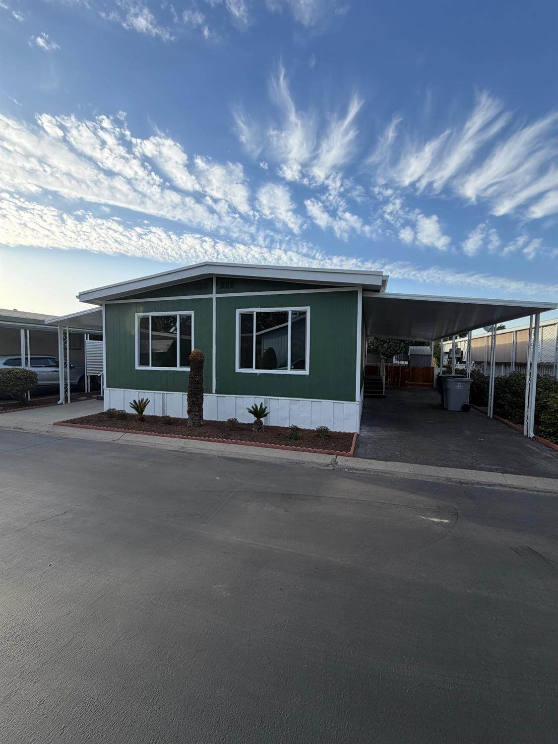 2706 Ashlan Avenue - Photo 1