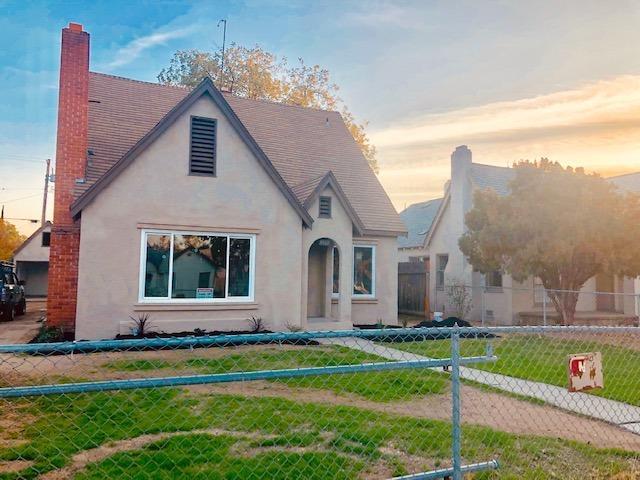4558 Washington Avenue - Photo 1